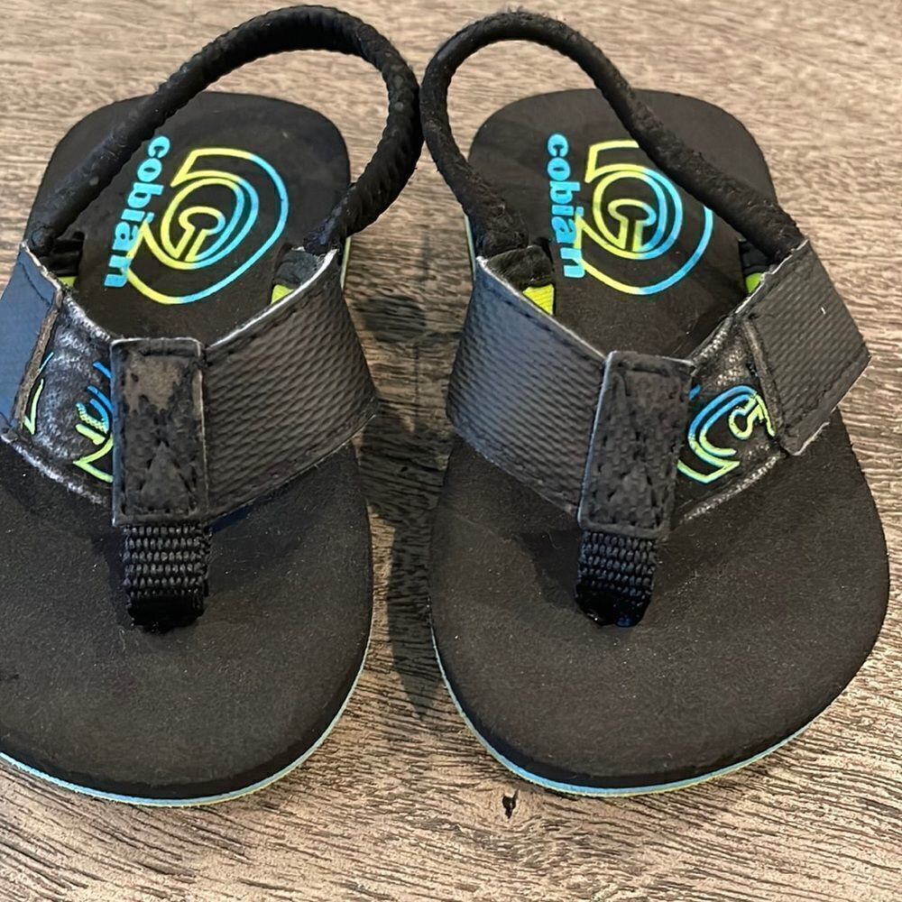 Cobian baby sandals size 5 black